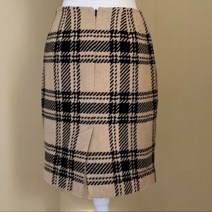 LOFT Skirts - Ann Taylor Loft Camel Black Plaid skirt Size 6 LOFT Skirts - Ann Taylor Loft Camel Black Plaid skirt Size 6